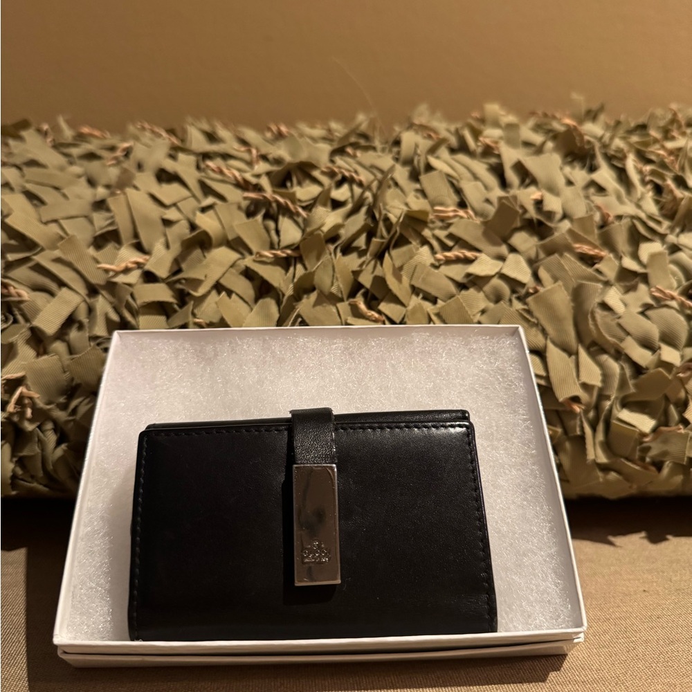 Gucci Black Leather 6 Key Wallet